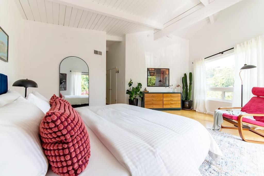 Ferienhaus Stunning Hollywood Midcentury Modern-views-best Location!