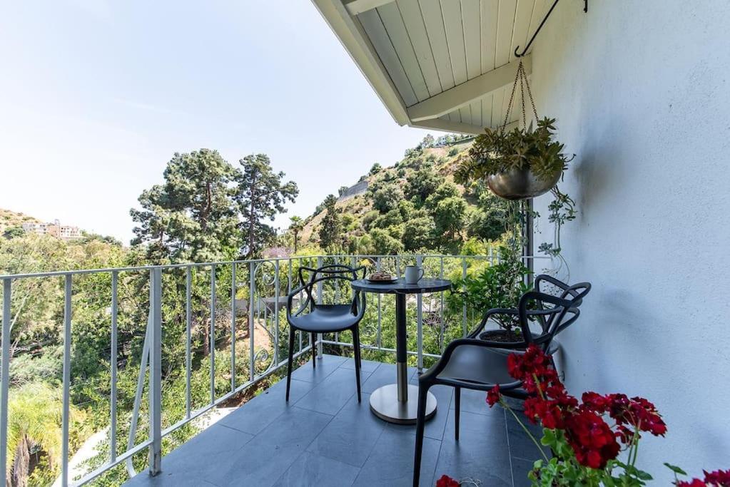 Stunning Hollywood Midcentury Modern-views-best Location! Ferienhaus Los Angeles